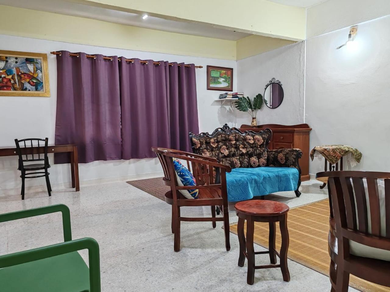 Oneb 1-9pax Holiday home *